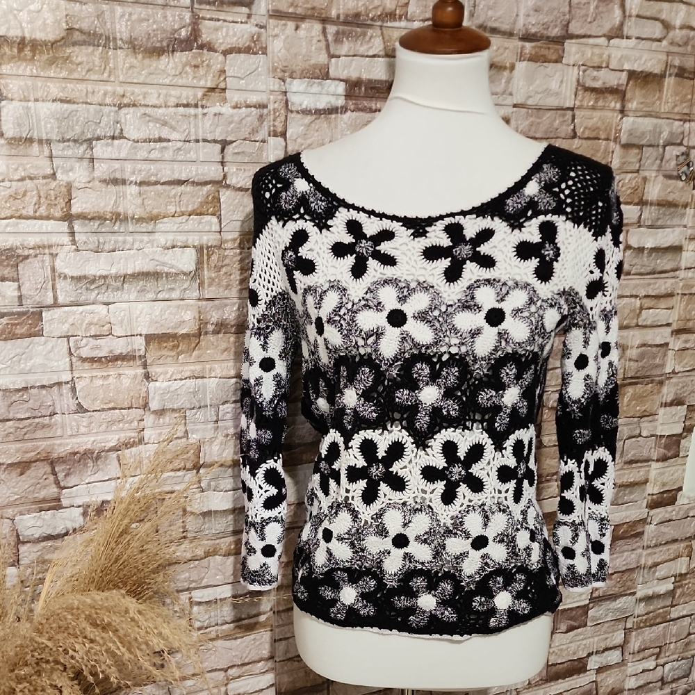 Talbots Hand Knit Floral Black and White Women's Sweater